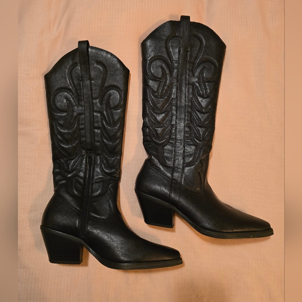 Like NEW Black Western Faux Leather Embroidered Cowboy Boots | Size 10M - Picture 10 of 11